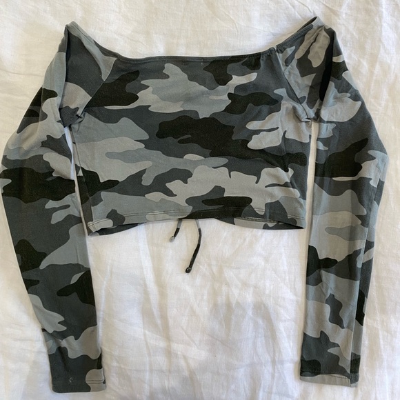 Garage Camouflage Long Sleeve Ruched Crop Top - Picture 3 of 6